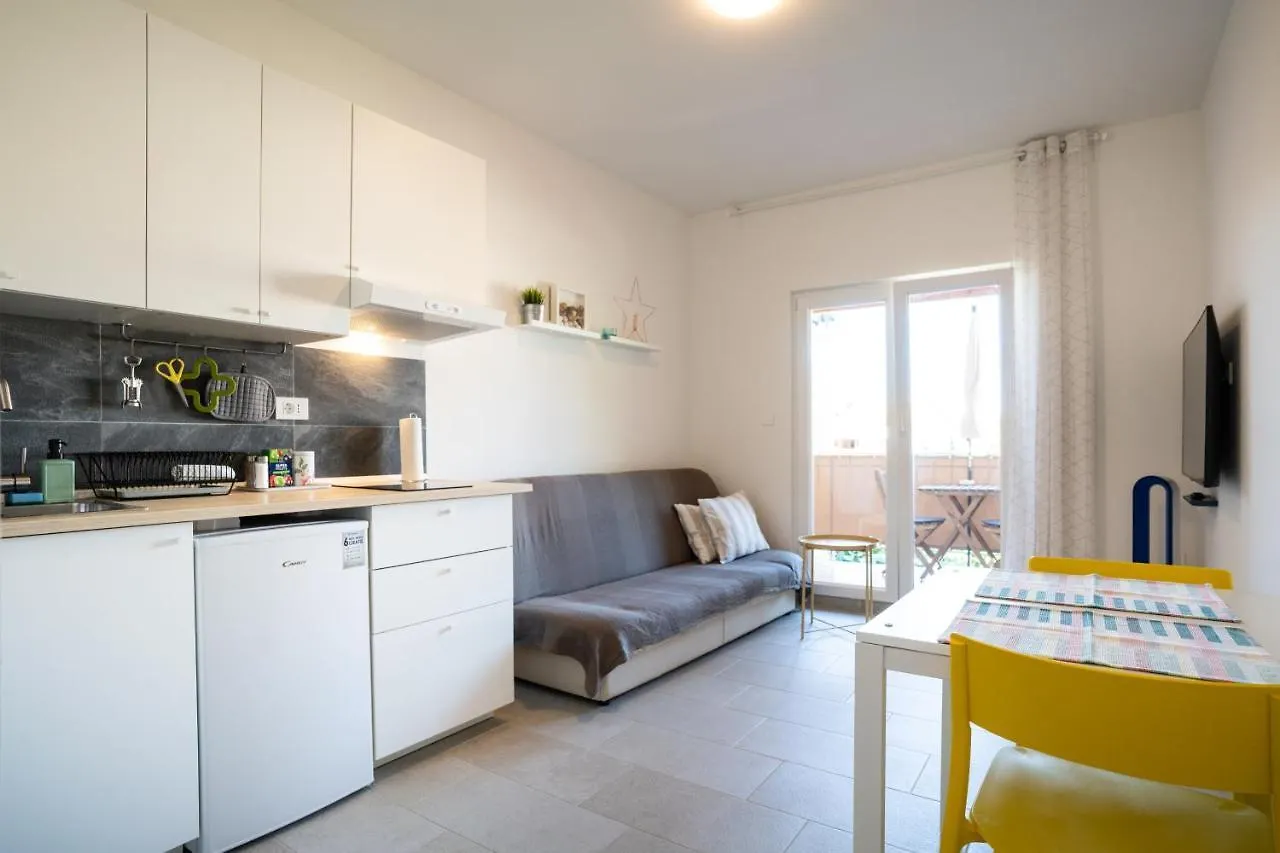 Sunny&Charming Apartment W2 Bikes & Parking Rovinj 0*,  Croatia