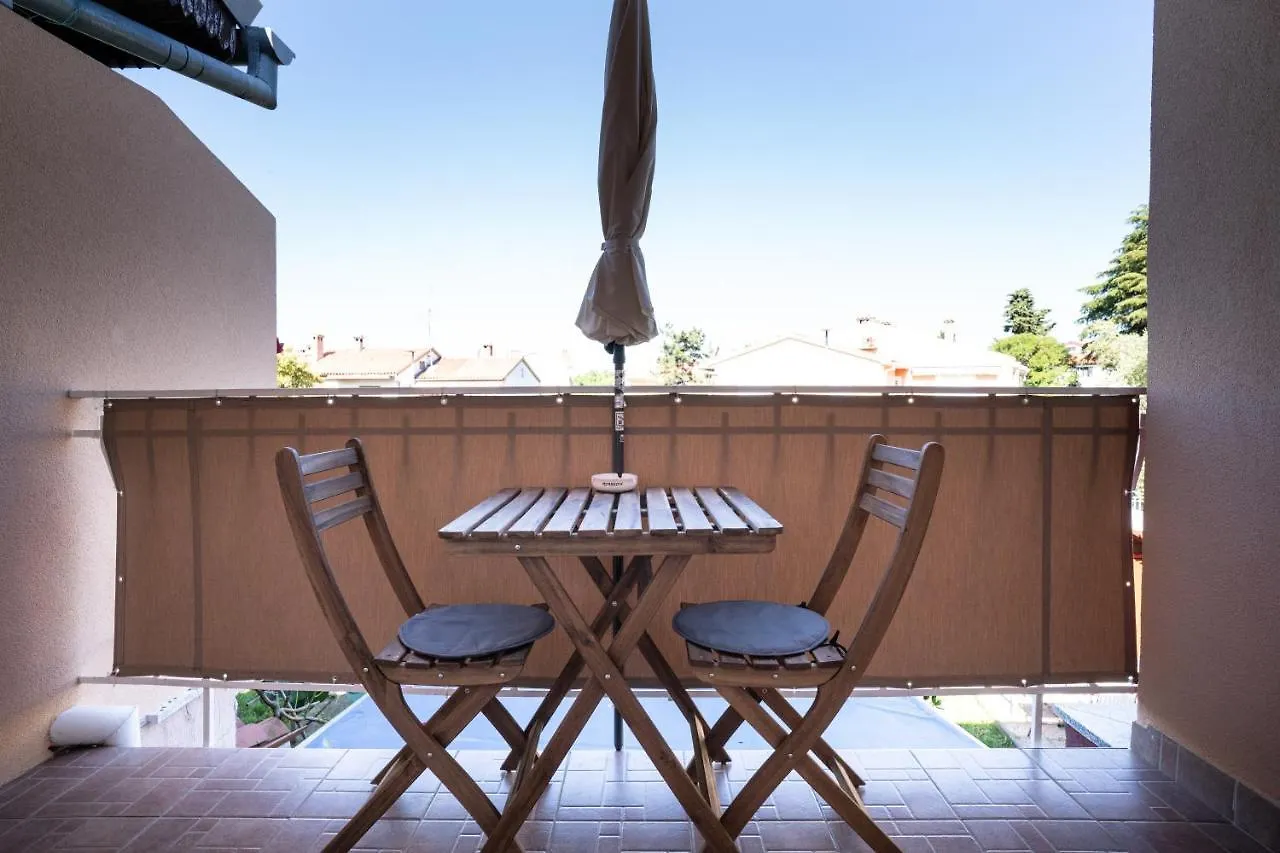 Sunny&Charming Apartment W2 Bikes & Parking Rovinj 0*,